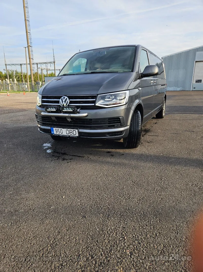 Volkswagen Caravelle - 1