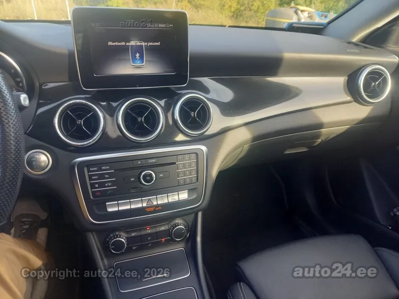 Mercedes-Benz CLA 200 - 1