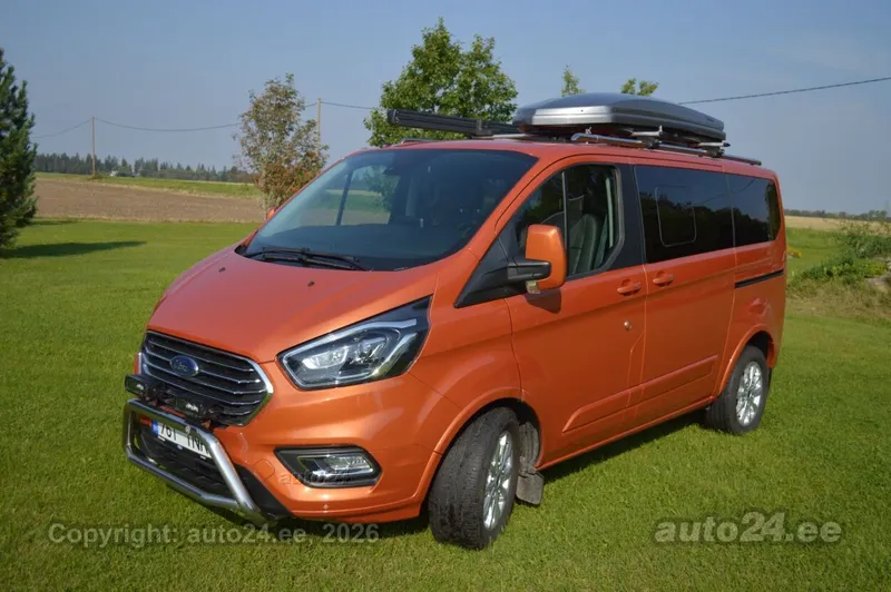 Ford Tourneo Custom - 1