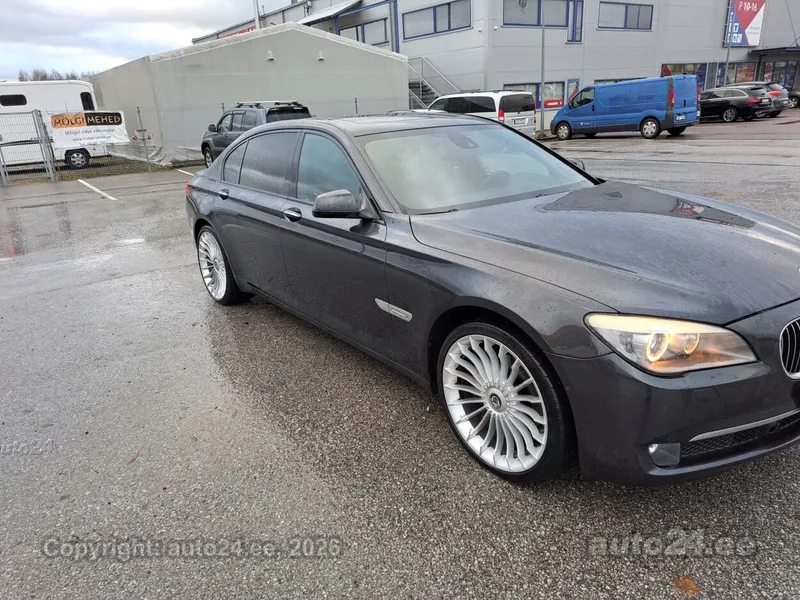 BMW 730 - 1