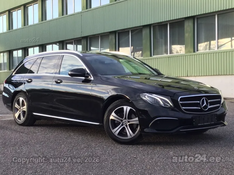 Mercedes-Benz E 220 - 1