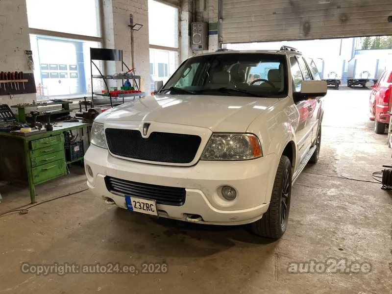Lincoln Navigator - 1
