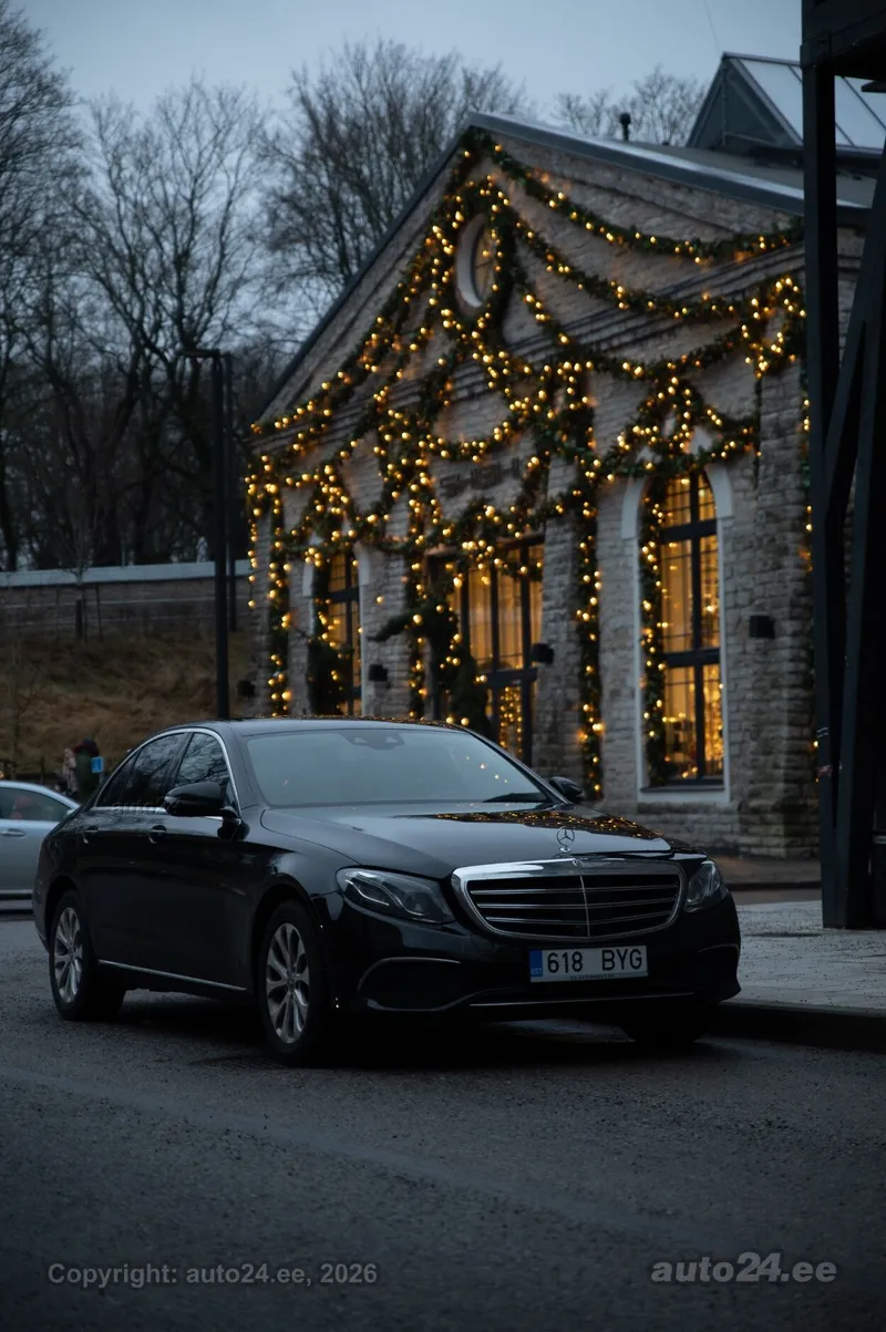 Mercedes-Benz E 220 - 1