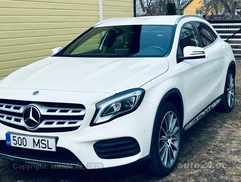 Mercedes-Benz GLA 220 - 1