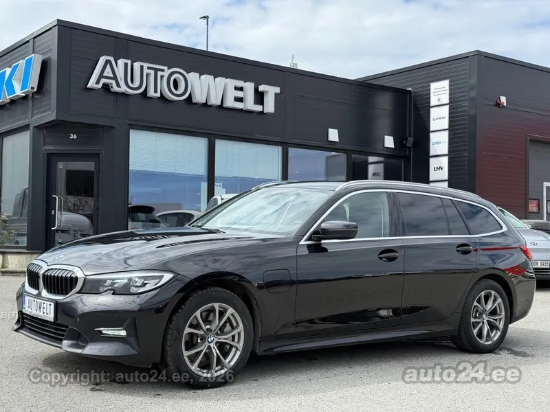 BMW 330 - 1