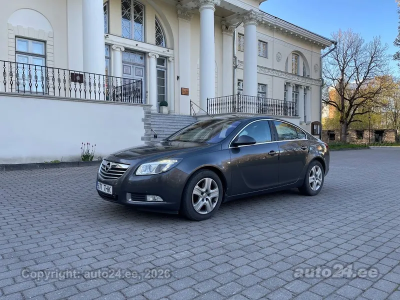 Opel Insignia - 1