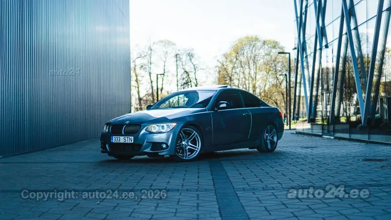 BMW 330 - 1