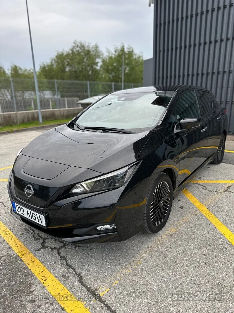 Nissan LEAF - 1