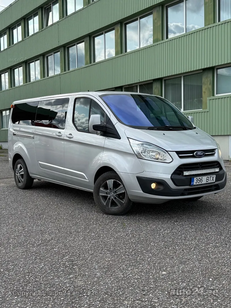 Ford Tourneo Custom - 1