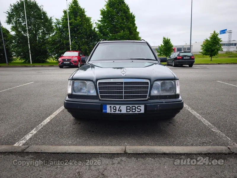 Mercedes-Benz E 300 - 1