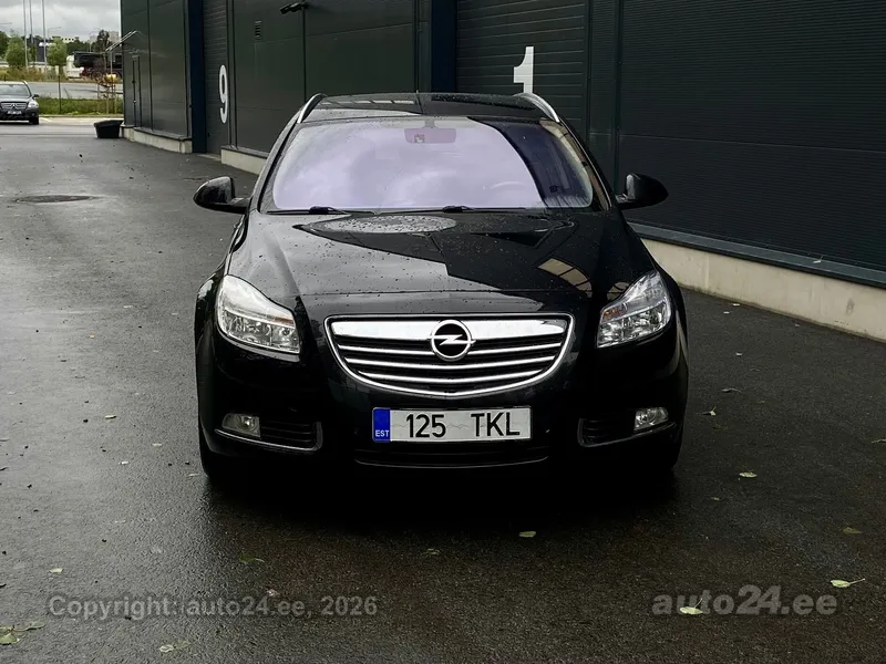 Opel Insignia - 1
