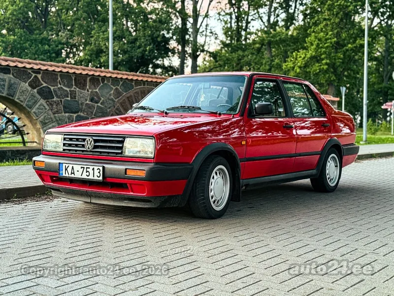 Volkswagen Jetta - 1