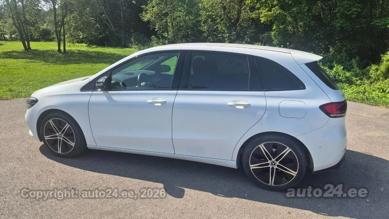 Mercedes-Benz B 180 - 1