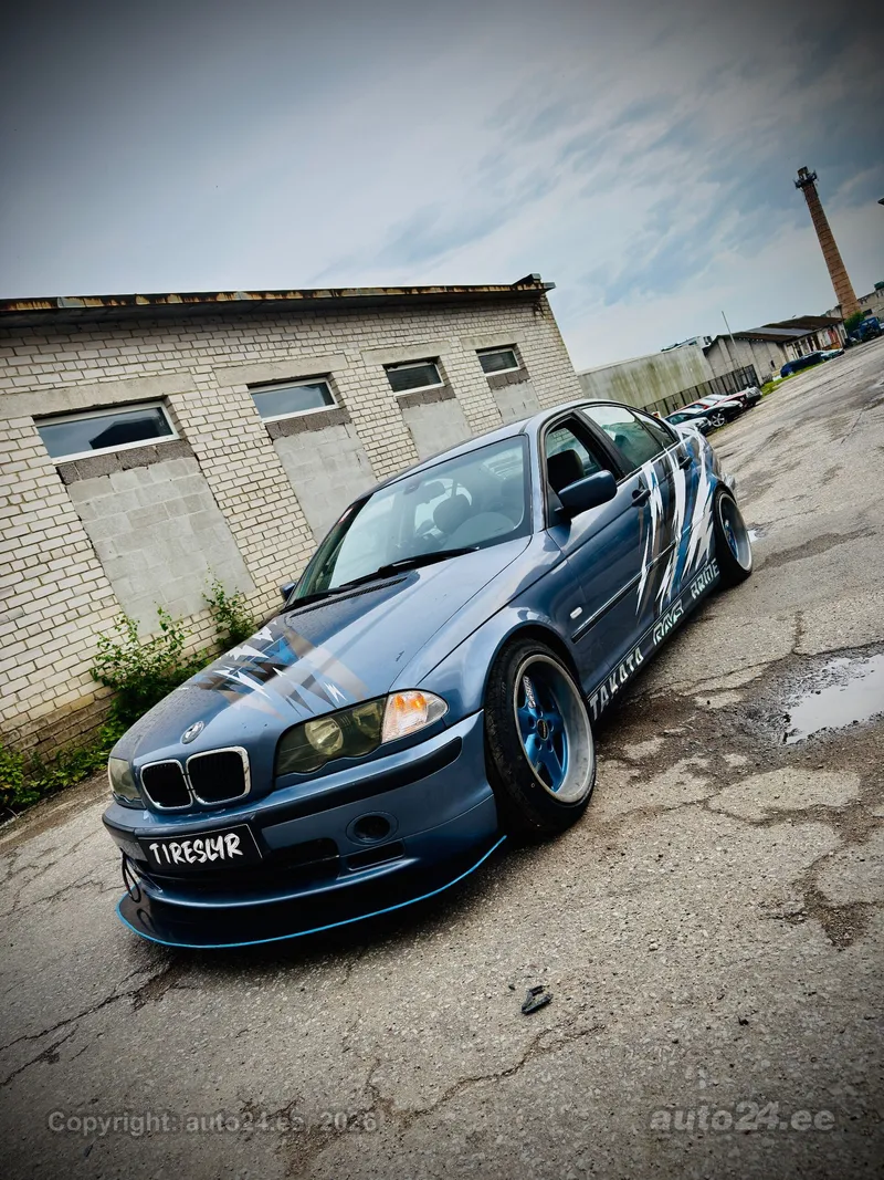 BMW 318 - 1