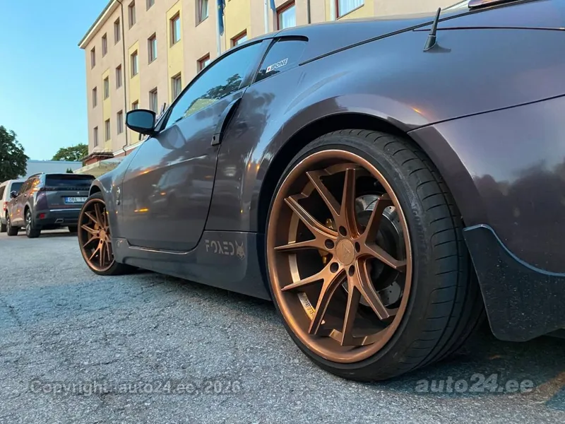 Nissan 350Z - 1