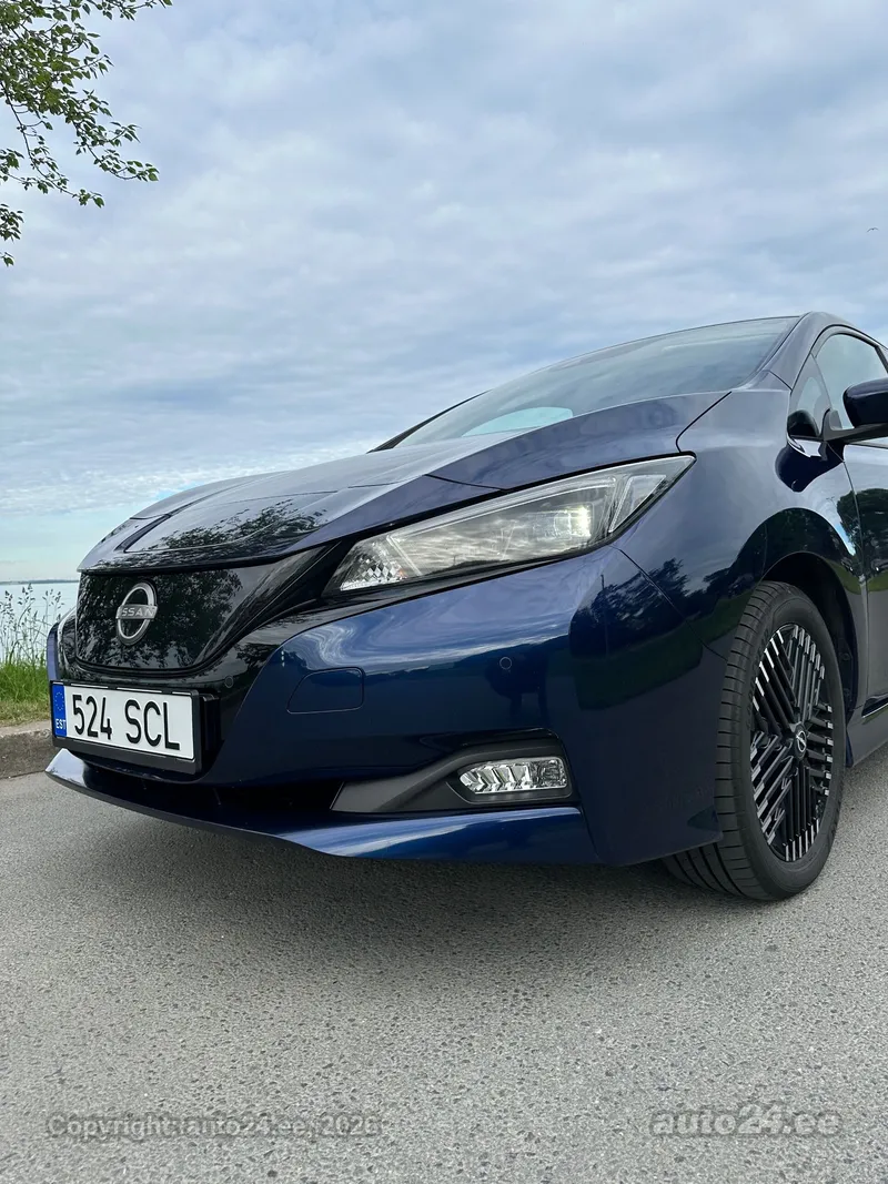 Nissan LEAF - 1