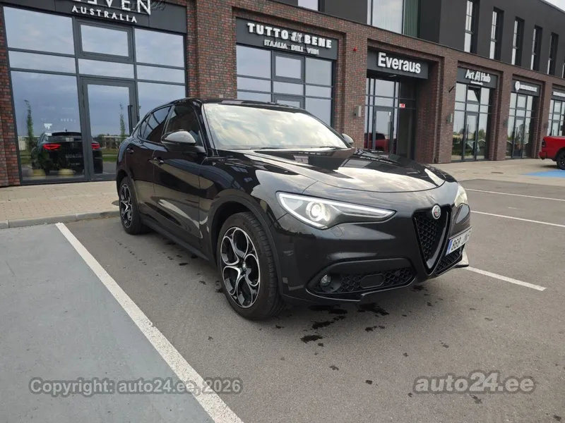Alfa Romeo Stelvio - 1