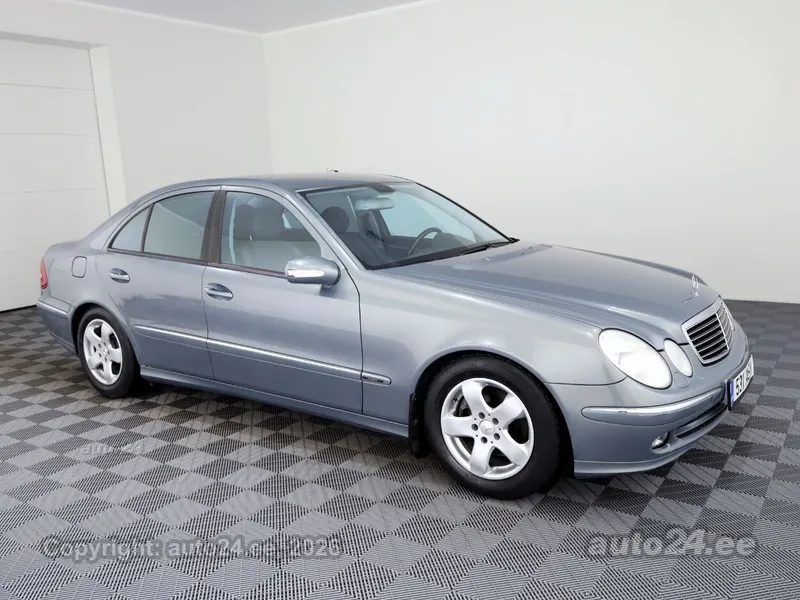Mercedes-Benz E 200 - 1