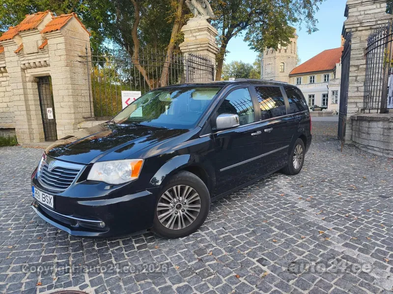 Chrysler Town & Country - 1