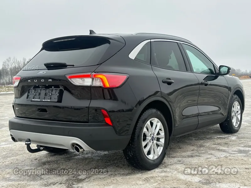 Ford Kuga - 1