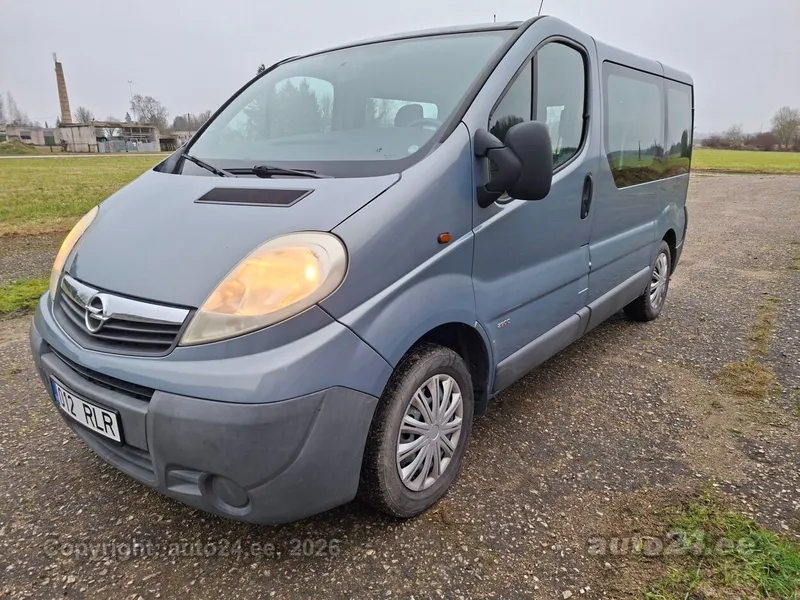 Opel Vivaro - 1