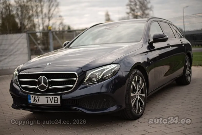 Mercedes-Benz E 300 - 1
