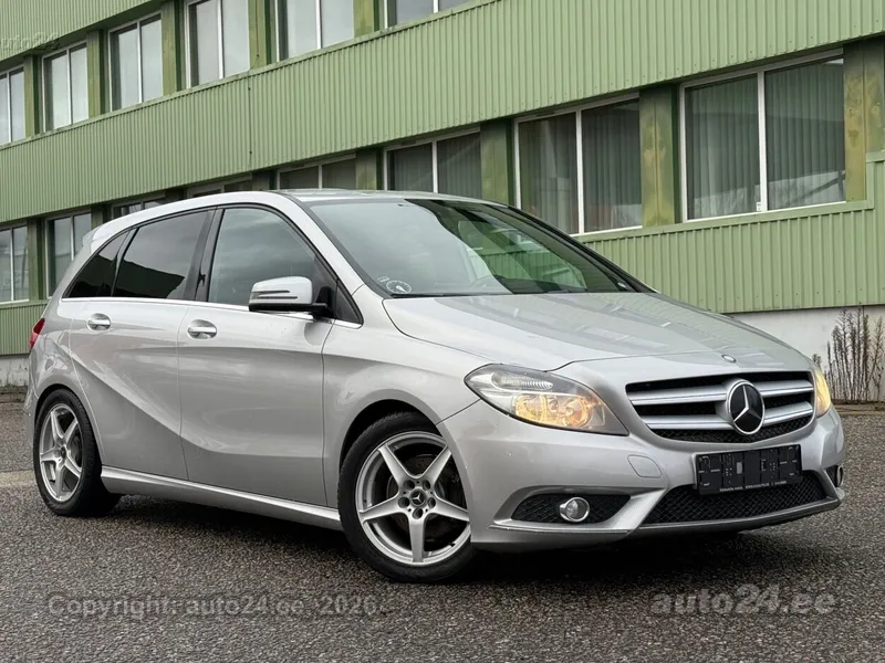 Mercedes-Benz B 180 - 1
