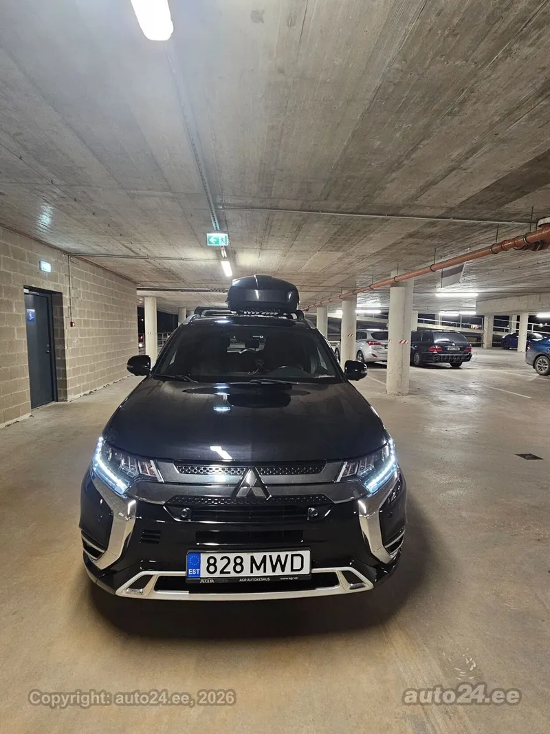 Mitsubishi Outlander - 1