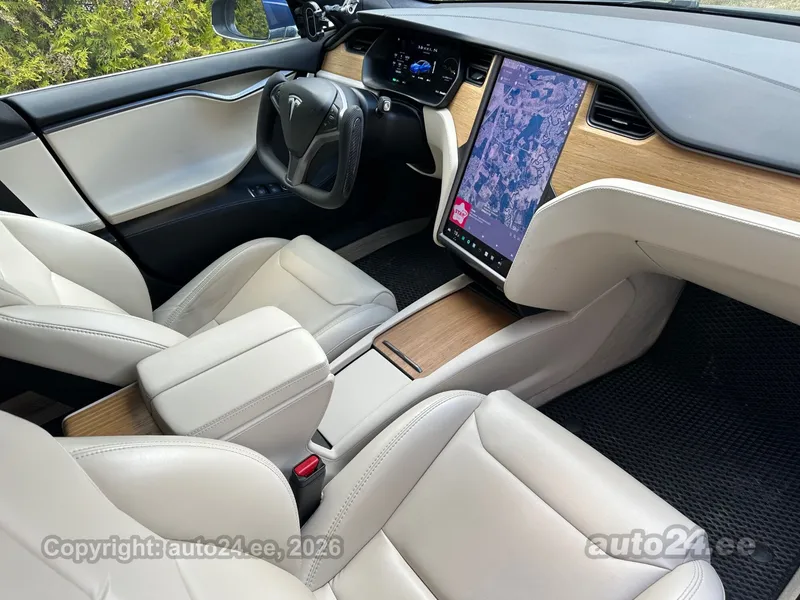 Tesla Model S - 1