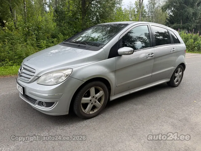 Mercedes-Benz B 180 - 1