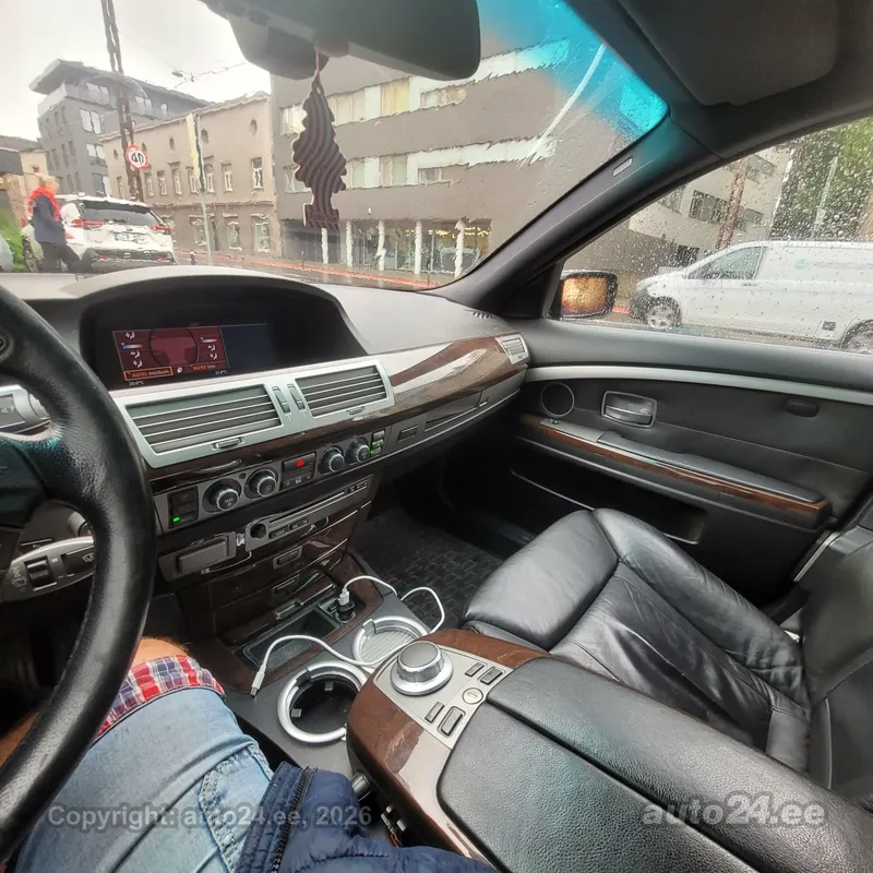 BMW 745 - 1