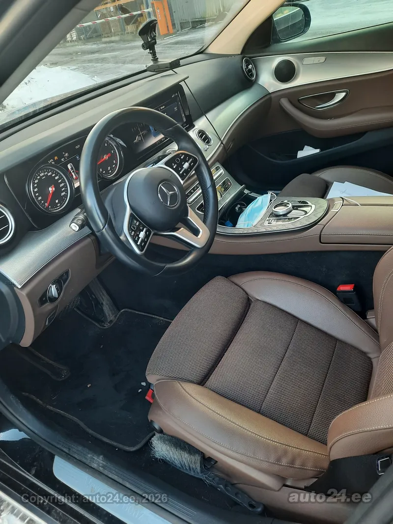 Mercedes-Benz E 200 - 1