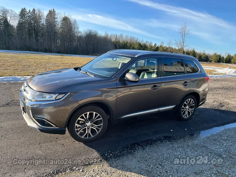 Mitsubishi Outlander - 1