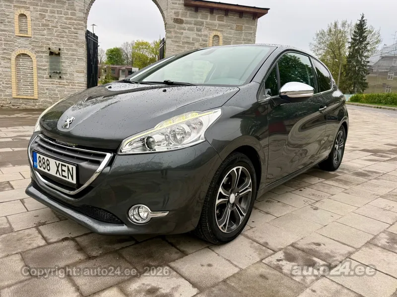 Peugeot 208 - 1
