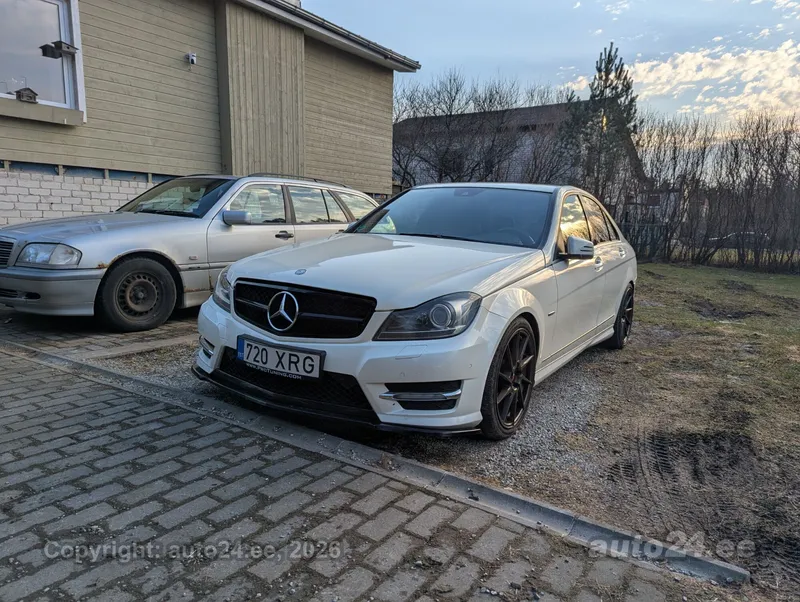Mercedes-Benz C 350 - 1