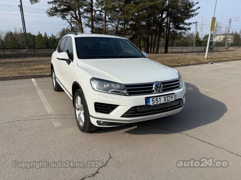 Volkswagen Touareg - 1