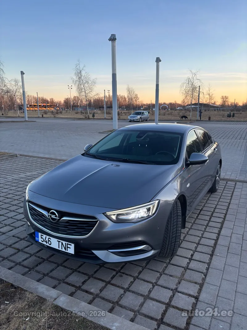 Opel Insignia - 1