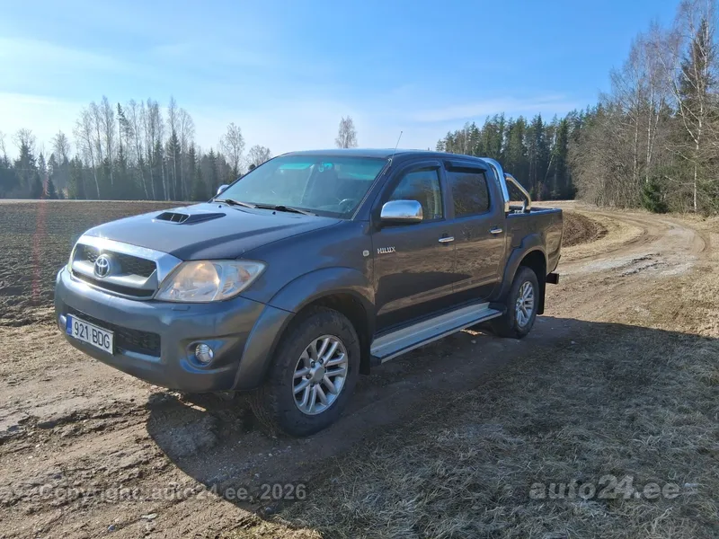 Toyota Hilux - 1