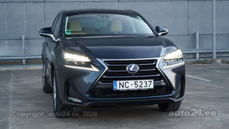 Lexus NX 300h - 1