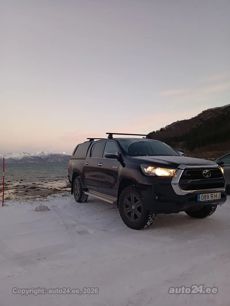 Toyota Hilux - 1