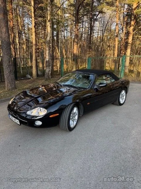 Jaguar XK8 - 1