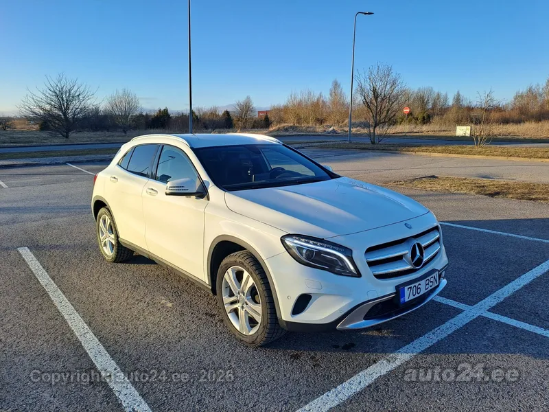 Mercedes-Benz GLA 180 - 1