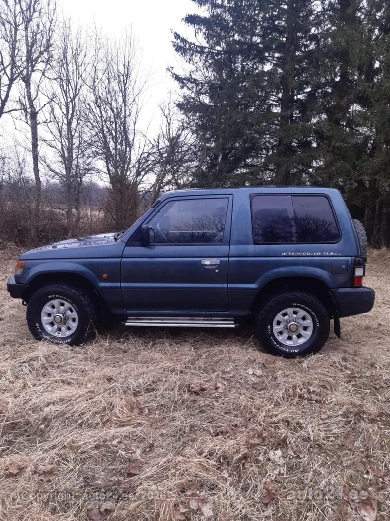 Mitsubishi Pajero - 1