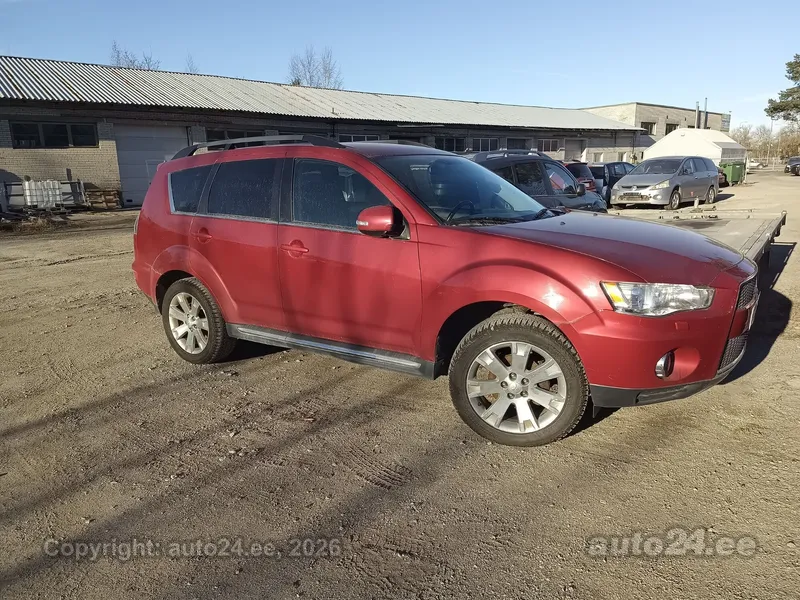 Mitsubishi Outlander - 1