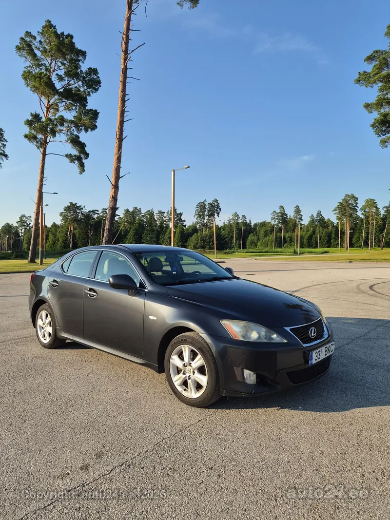 Lexus IS 220 - 1