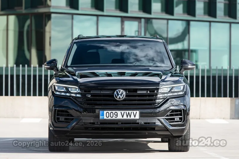 Volkswagen Touareg - 1