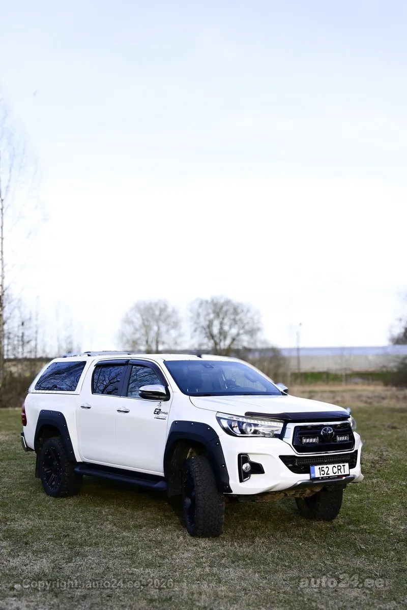 Toyota Hilux - 1