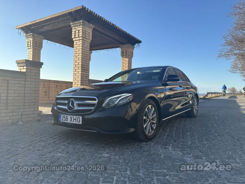 Mercedes-Benz E 220 - 1