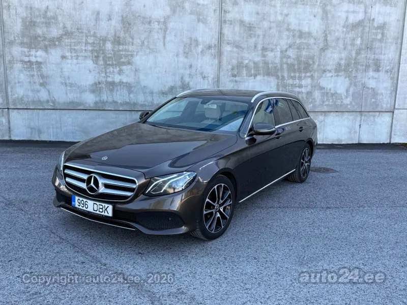 Mercedes-Benz E 220 - 1
