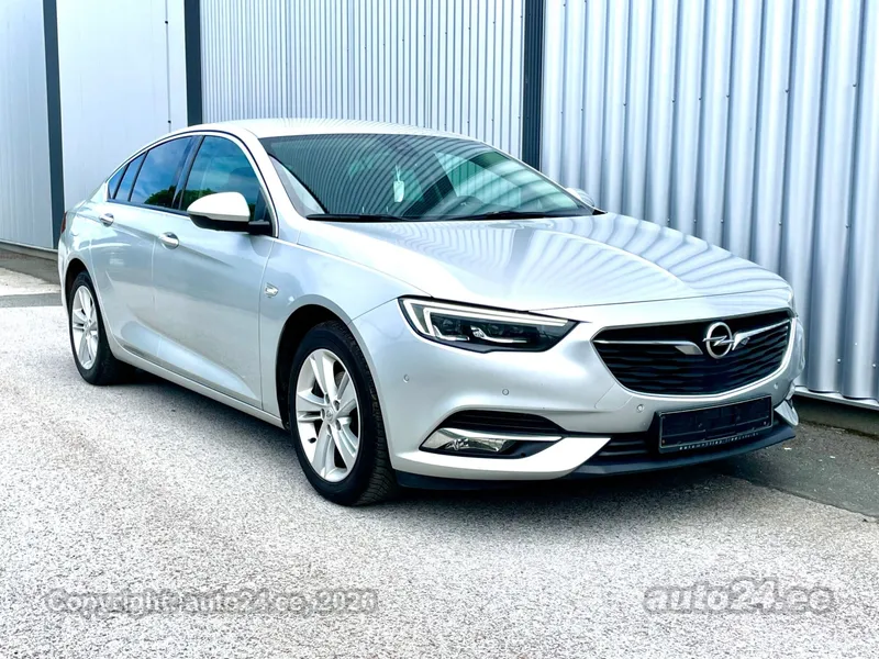 Opel Insignia - 1